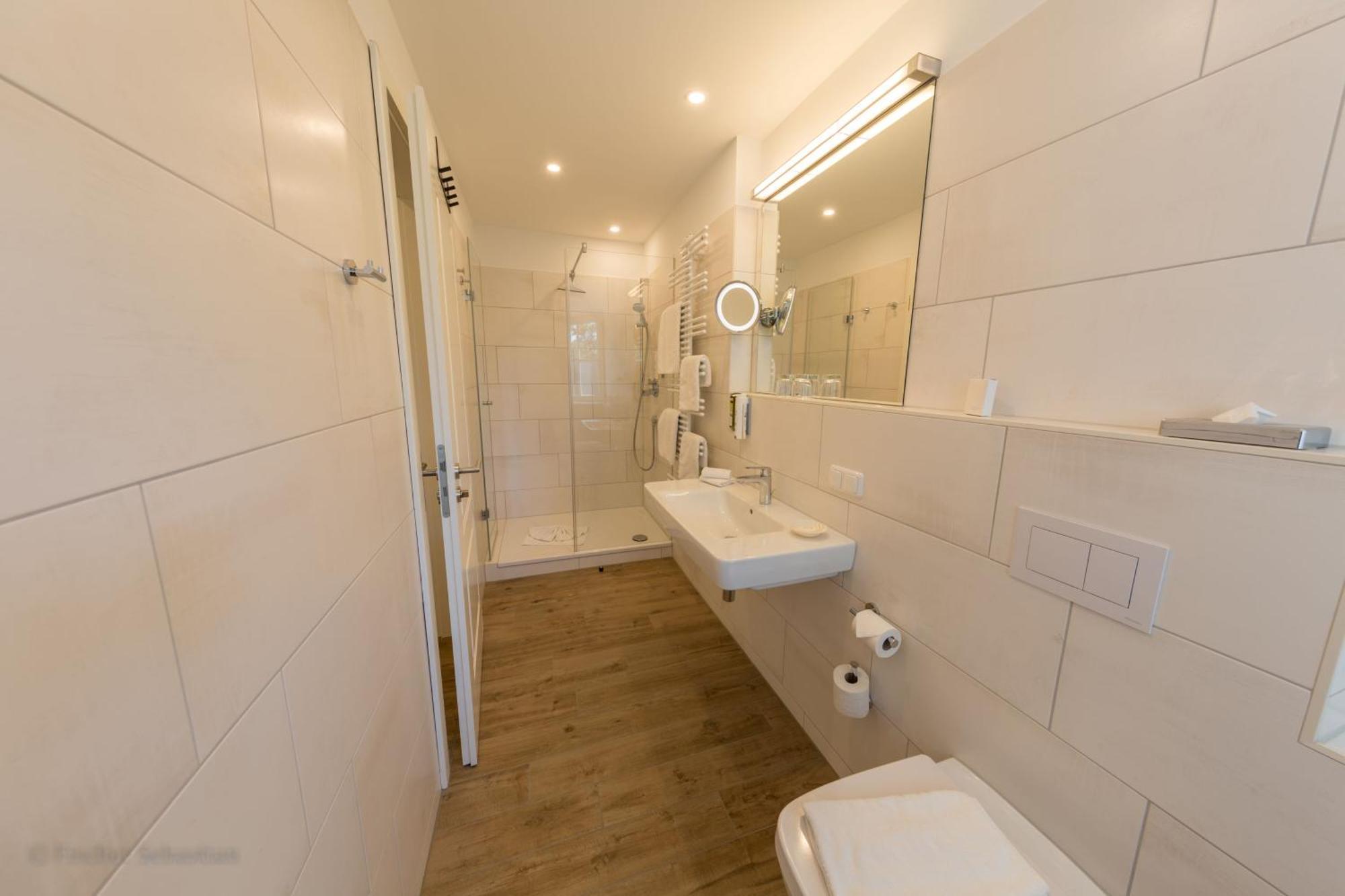 Gaestehaus Bergfalke Ahrenshoop Habitación foto